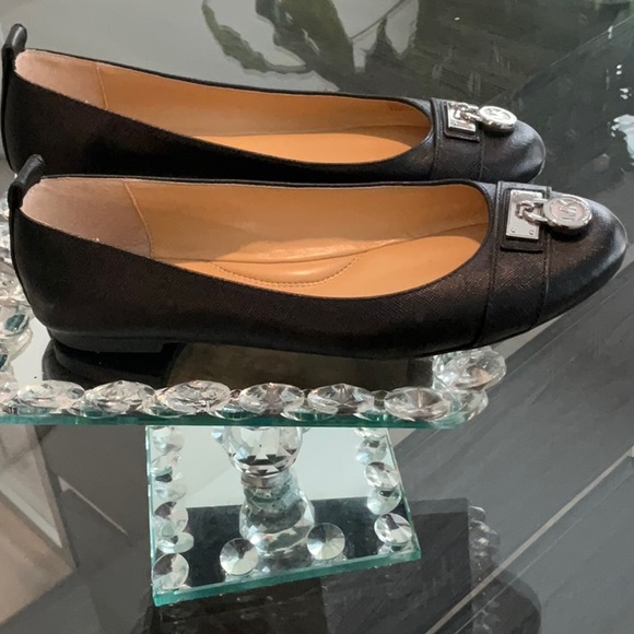 EUC Michael Kors Black Hamilton Ballet Flats - Size 6.5 - Picture 4 of 7